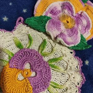Doilies or potholders